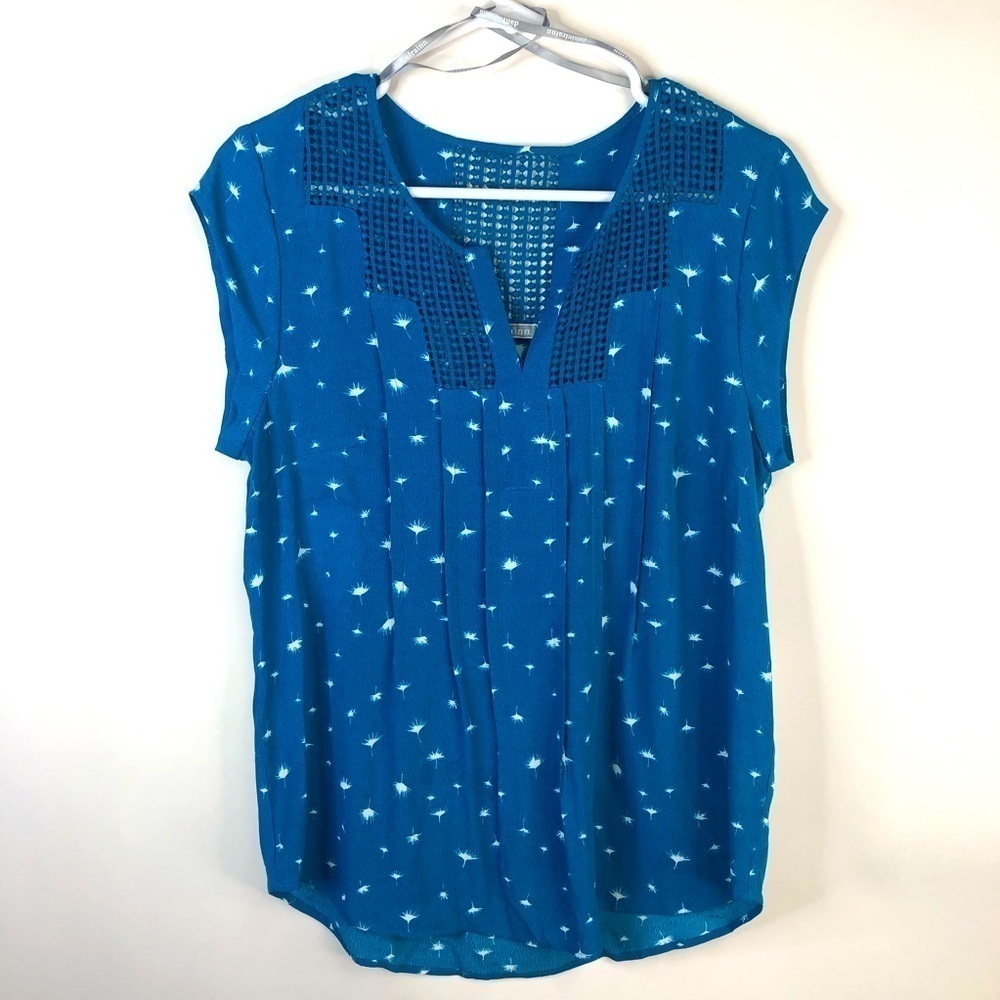 Daniel Rainn turquoise teal cap sleeve v neck crochet detail pullover blouse MP